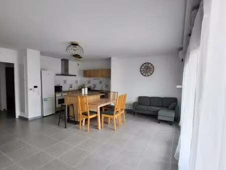 appartement t3 meublé + parking 1200 cc
