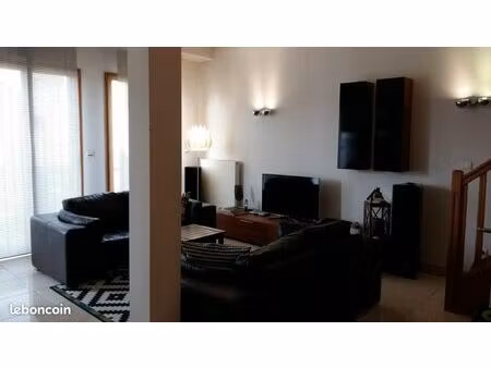 lyon 4 métro croix rousse - t3 duplex  dernier étage - balcon