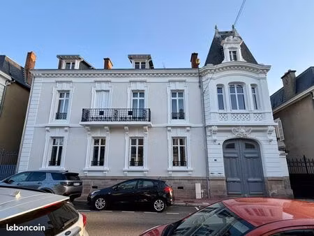 location nue - t2 traversant 45 m² – 2ᵉ étage