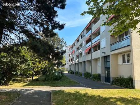 f3-50 m2 meublé 1250 euros