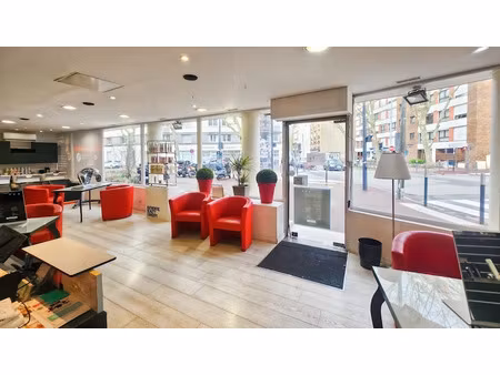 location locaux professionnels 61 m² à issy-les-moulineaux (92130)  2 717 €