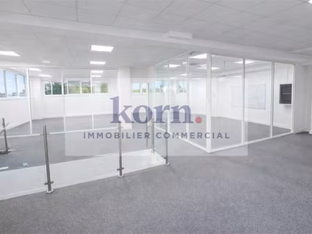 location locaux professionnels 1549 m² à le kremlin-bicetre (94270)  216 000 €