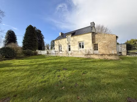 bignan - jolie longère à vendre  3 chambres  joli jardin et garage