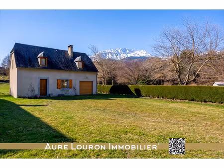 maison avec grand jardin - terrasse et garage au cœur du village de pailhac (arreau 1km)