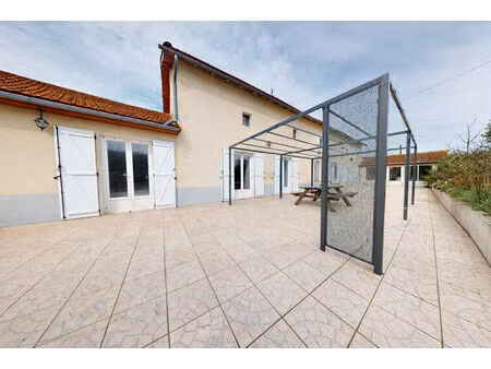 vente maison 7 pièces  180.00m²  payré