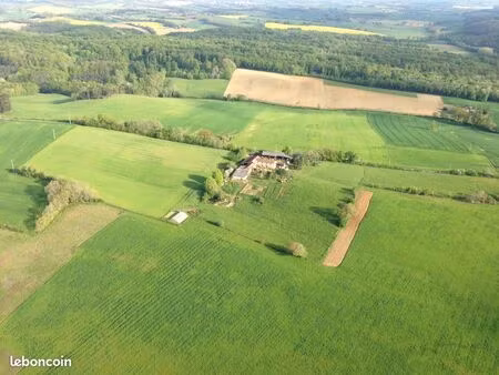 ferme / propriété agricole de 19 hectares avec maison de 240m² rénovée avec des matériaux 