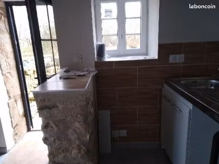 studio équipé meublé avec jardin