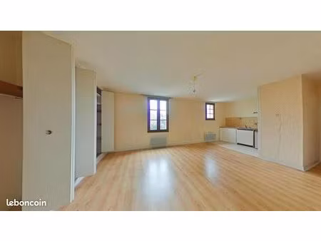 studio 1 pièce 32 m²