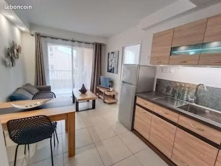 2 pièces balcon - meublé/année - fréjus