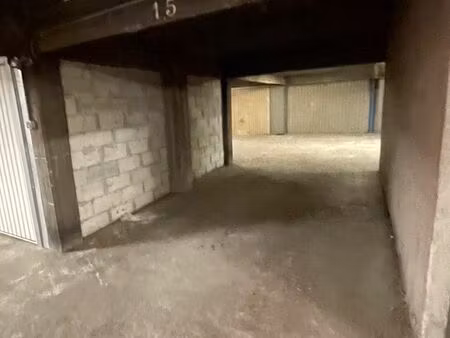 stationnement à louer