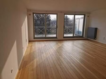 luxueux & spacieux duplex en bordure de forêt de soignes