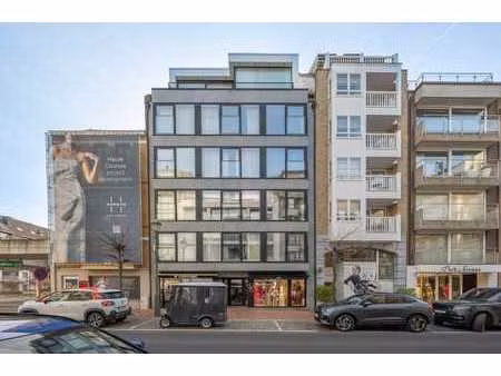 local commercial avec appartement dans un emplacement pri...