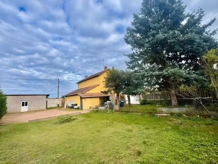 roanne - maison d'environ 110 m2 - 3 chambres - 1 bureau - terrain 700 m2 - dependances 41