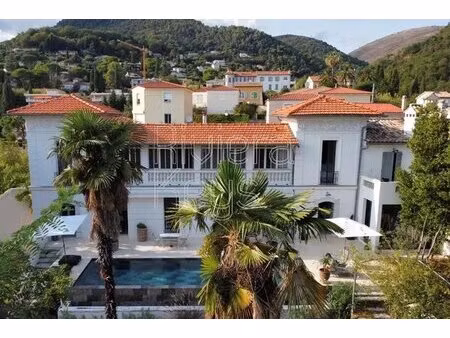 vence : propriété de charme avec piscine  à pied du centre-ville  au calme