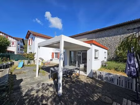 ensemble immobilier maison & local a larceveau