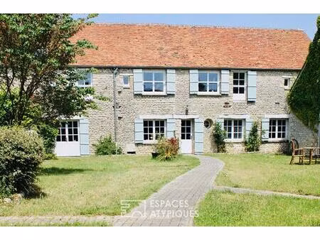 demeure en pierre au coeur de la campagne