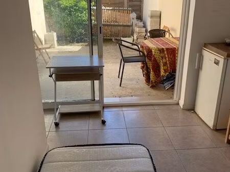 petit t1 meublé 13m2  jardin et terrasse 25m2  dans villa au calme  metro et bus  auzevill