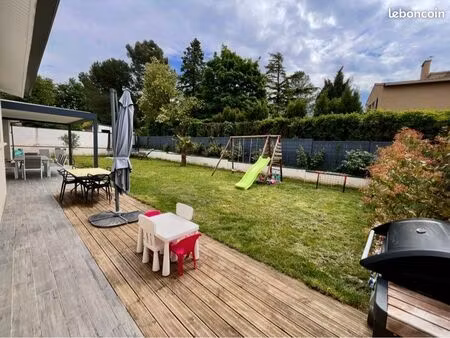 villa récente montéléger