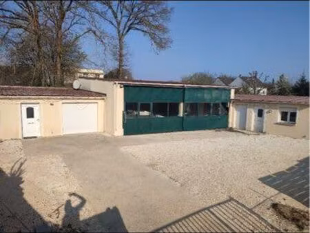 entrepôt + appartement