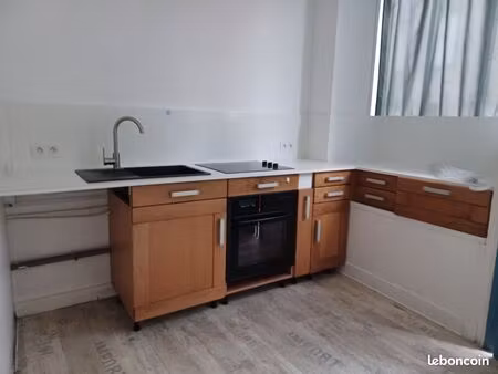 appartement f2 rez de c. a louer egreville 77