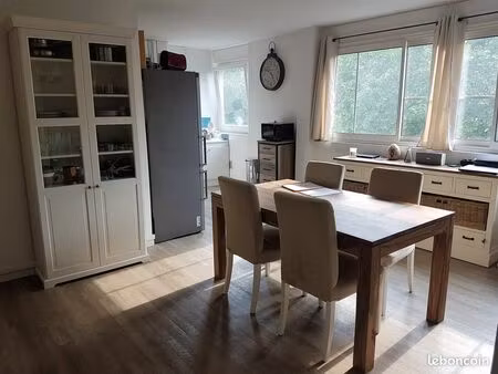 gratte ciel  3 pièces parking