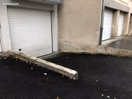 local d'activite et de stockage 300 m2 en sous sol artem/blandan nancy