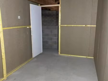 box privé fermé sécurisé 60m2