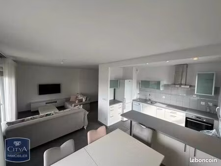 t3 meublé rénové 67 m² – balcon – centre ville