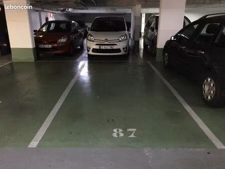 loue parking 29 rue médéric 75017 au -1