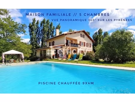 maison 9 pièces - 247 m²