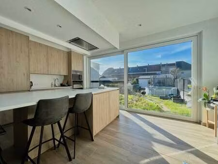 lichtrijke gezinswoning met 4 slpks. + zonnige tuin!