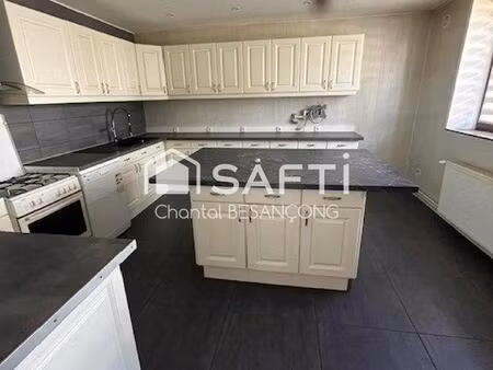 commencez une nouvelle vie dans cette grande maison !