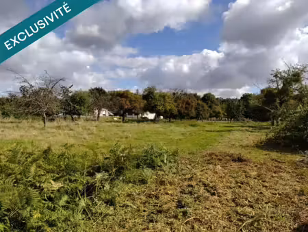 terrain à bâtir dans un environnement verdoyant