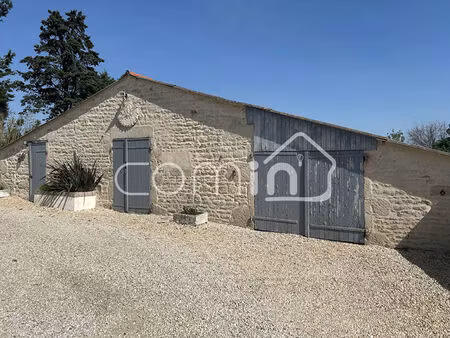 grange en parfait état à aménager