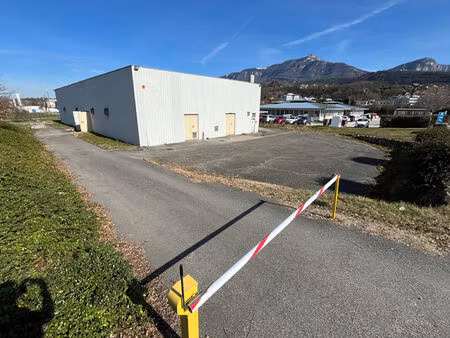 entrepôt avec bureaux ? fort potentiel avec 1052 m2