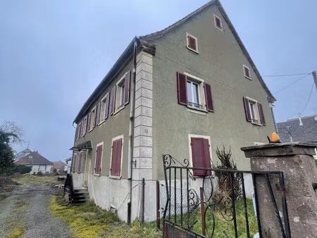 maison classée de village à rénover sur terrain de 12 26 ares
