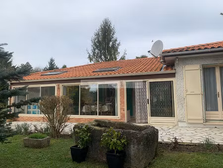 maison salles d'angles 2 kms 104 m2
