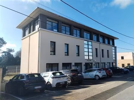 location bureau aix en provence 44 m²