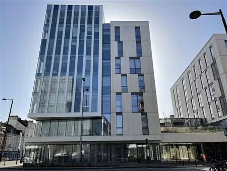 location commerce nantes 713 m²