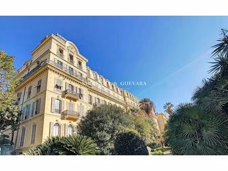 carabacel : grand 3 pièces de caractère dans un palais bourgeo