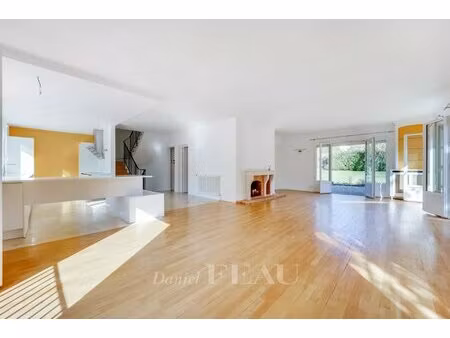 versailles – an ideal family home with id 2885773880