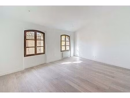 a vendre en exclusivite ! appartement 2 pièces 39 m² au coeur du village de lorgues