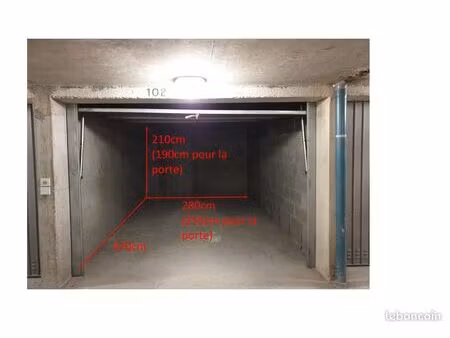 garage/box ferme 3 minutes a pied gare d’orleans