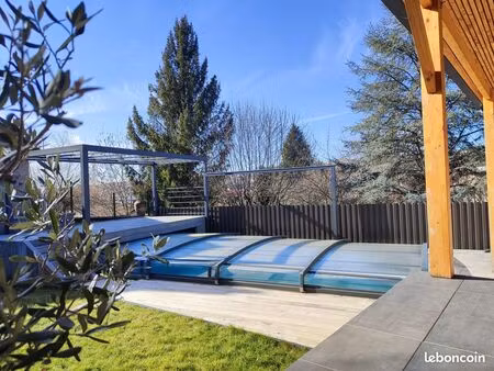 rare aux portes du centre-ville d’aurillac belle maison familiale spacieuse et lumineuse a