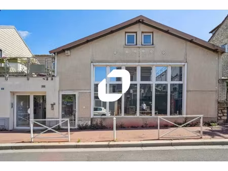 a louer  bâtiment indépendant pied métro ligne 13