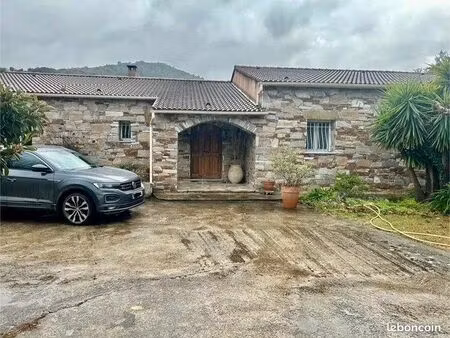 villa 7 pièces 269 m²