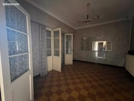 app haut villa route eoures