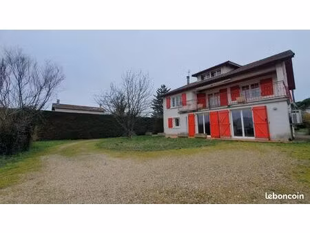 maison 10 pièces 243 m²