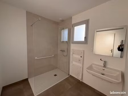 location t3 neuf au rdc (pmr)
