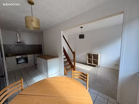 duplex t3 rénové 60 m² + garage fermé